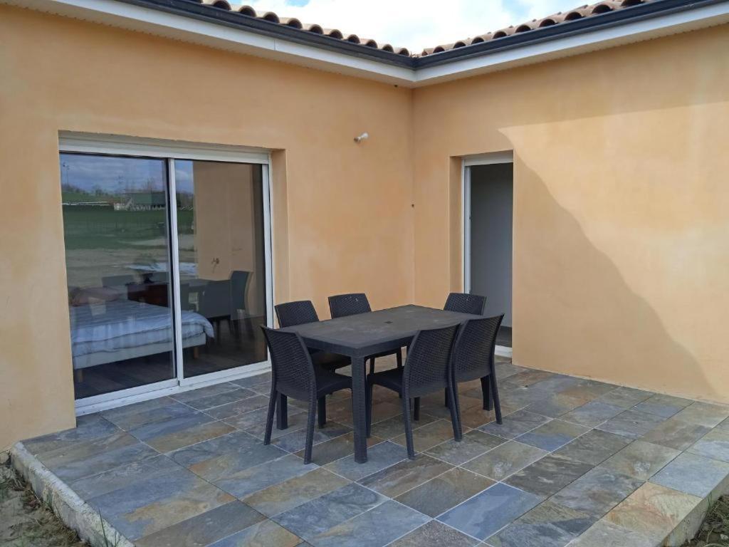 La Villa Des Muriers Tres Spacieuse Dans Un Environnement Calme Malause Exterior foto